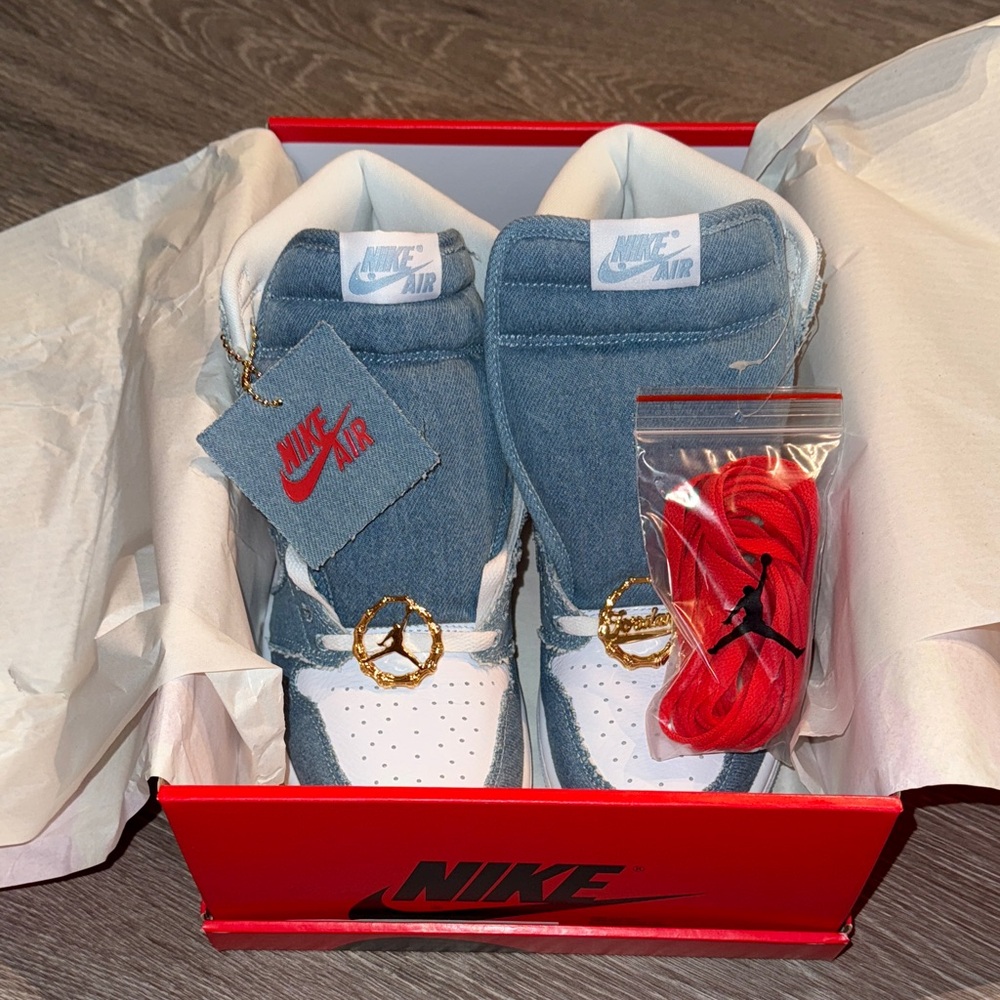 Denim Jordan 1 Women’s